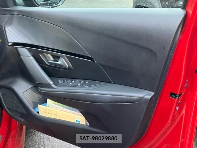 Peugeot 208 2022-03 8563158-11