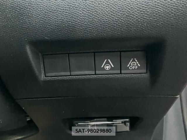 Peugeot 208 2022-03 8563158-13