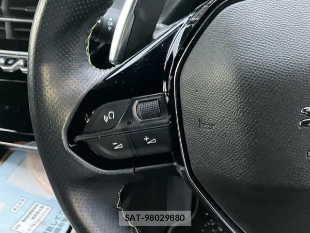 Peugeot 208 2022-03 8563158-17
