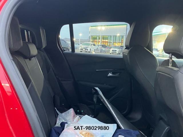 Peugeot 208 2022-03 8563158-18