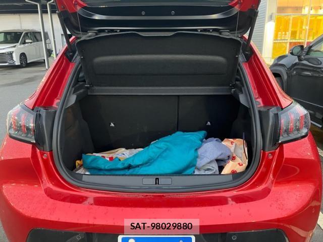 Peugeot 208 2022-03 8563158-19