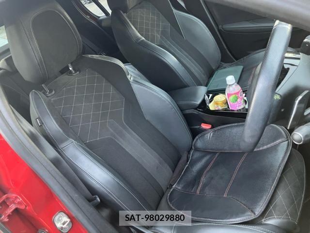 Peugeot 208 2022-03 8563158-23