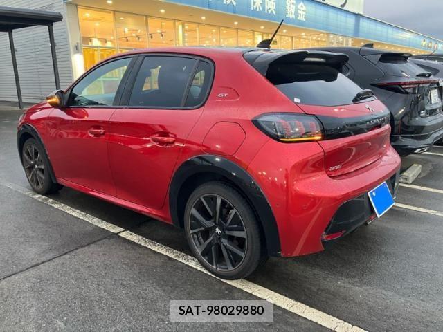 Peugeot 208 2022-03 8563158-2