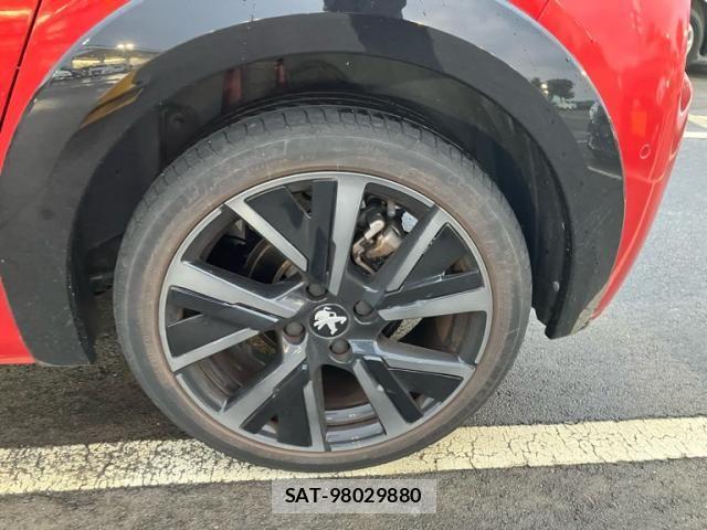 Peugeot 208 2022-03 8563158-6