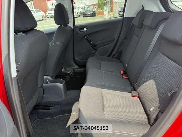 Peugeot 208 2017-09 8563160-11