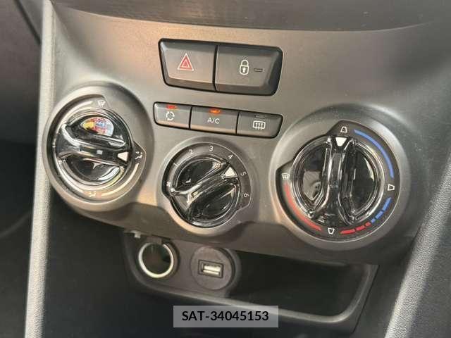 Peugeot 208 2017-09 8563160-17