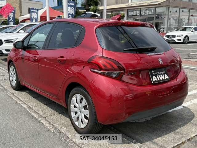 Peugeot 208 2017-09 8563160-2