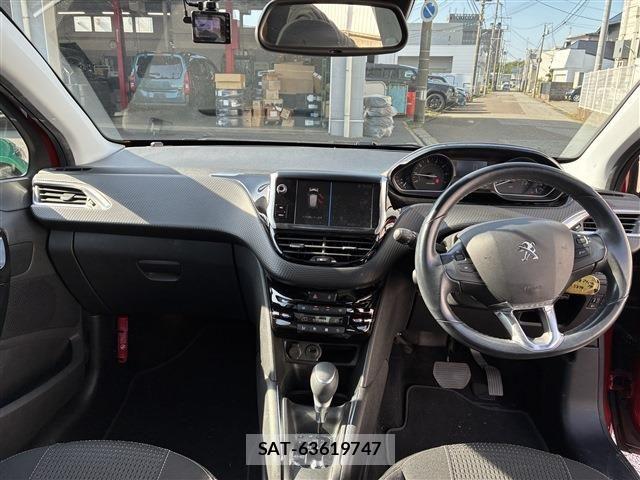 Peugeot 208 2017-05 8628344-14