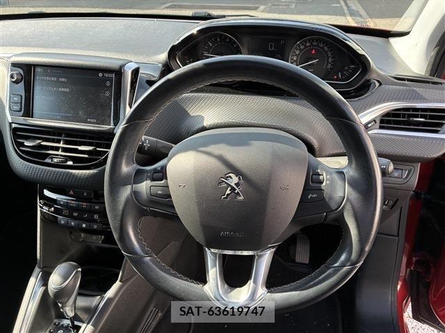 Peugeot 208 2017-05 8628344-15
