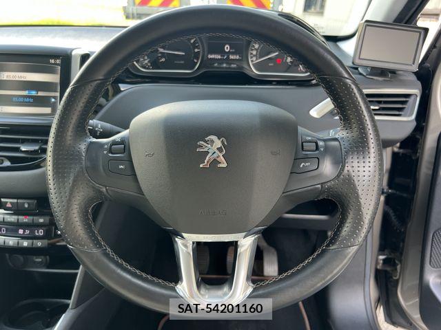 Peugeot 208 2013-01 8628347-11