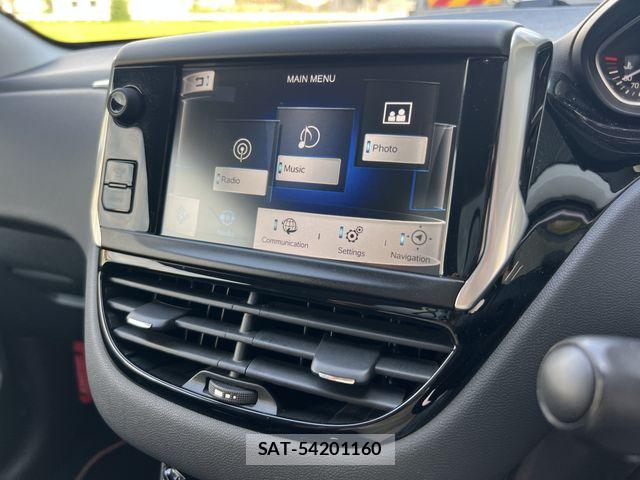 Peugeot 208 2013-01 8628347-14