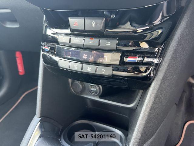 Peugeot 208 2013-01 8628347-15