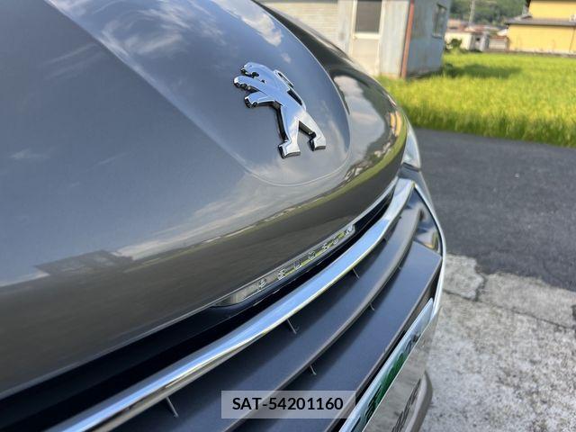 Peugeot 208 2013-01 8628347-24