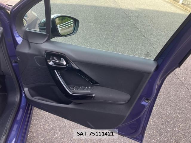 Peugeot 208 2015-12 8660951-10