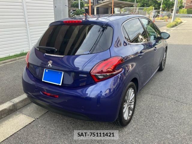Peugeot 208 2015-12 8660951-2