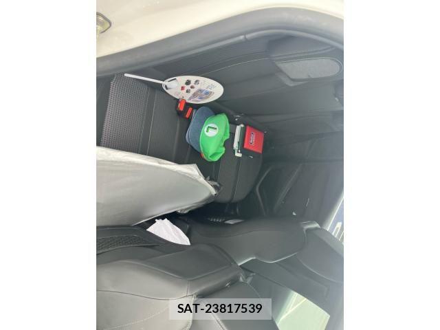 Peugeot 208 2023-09 8660950-14