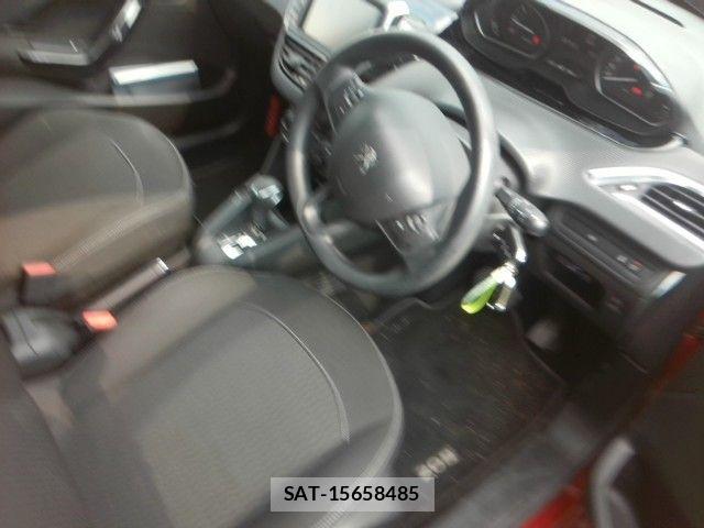 Peugeot 208 2017-03 8666719-1