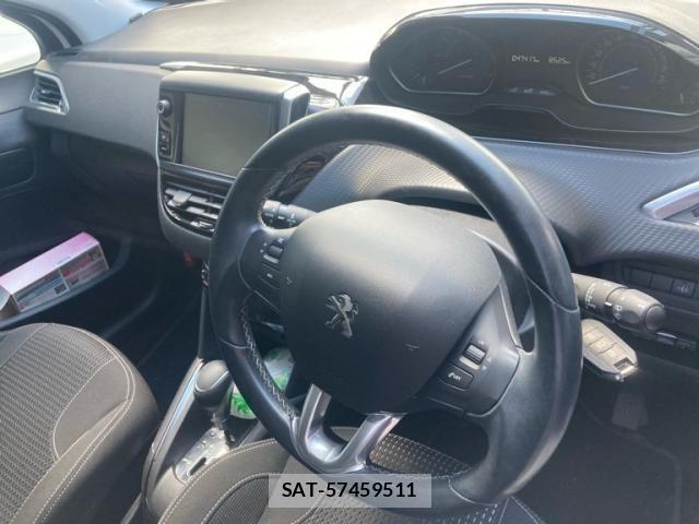 Peugeot 208 2017-09 8666721-11