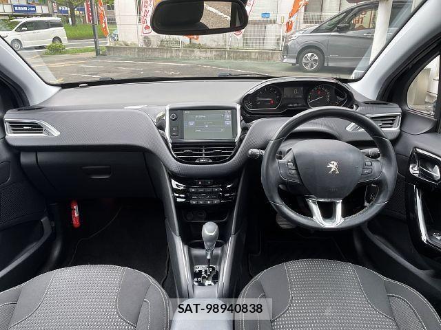 Peugeot 208 2017-03 8686270-1
