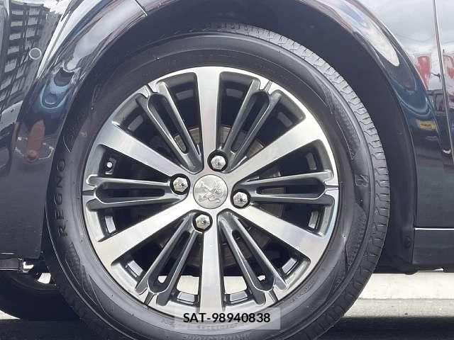 Peugeot 208 2017-03 8686270-3