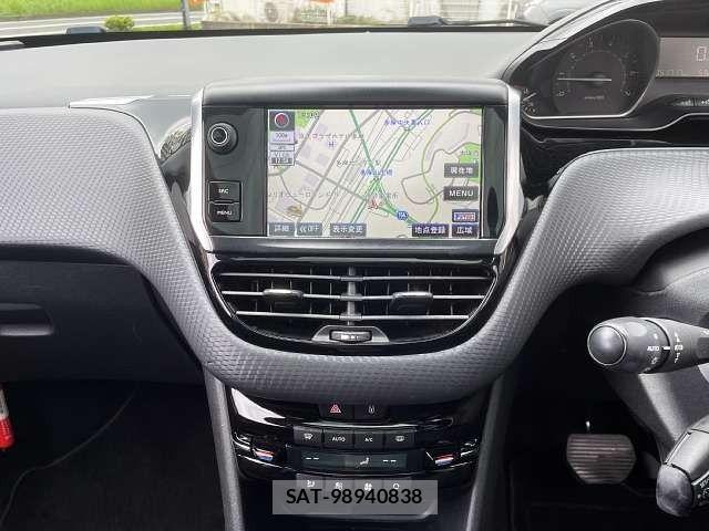 Peugeot 208 2017-03 8686270-5