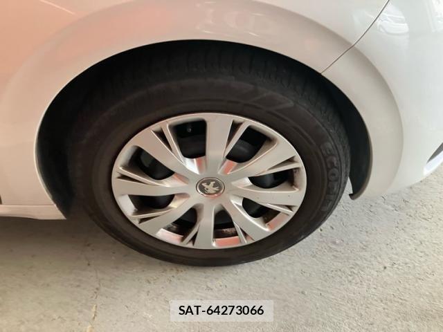 Peugeot 208 2017-09 8686268-2