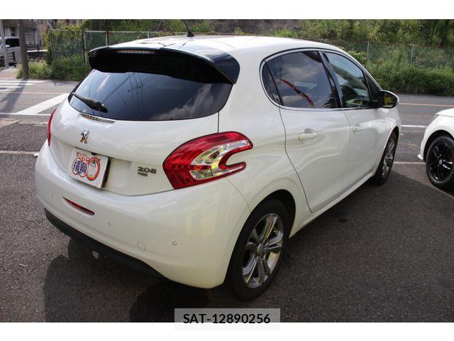 Peugeot 208 2015-08 8745160-16