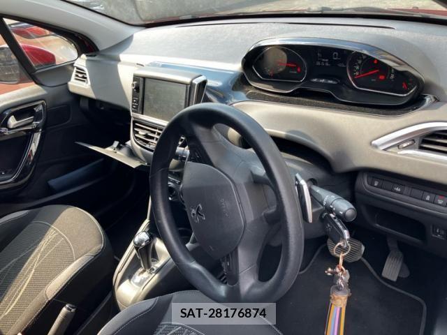 Peugeot 208 2015-09 8745161-14