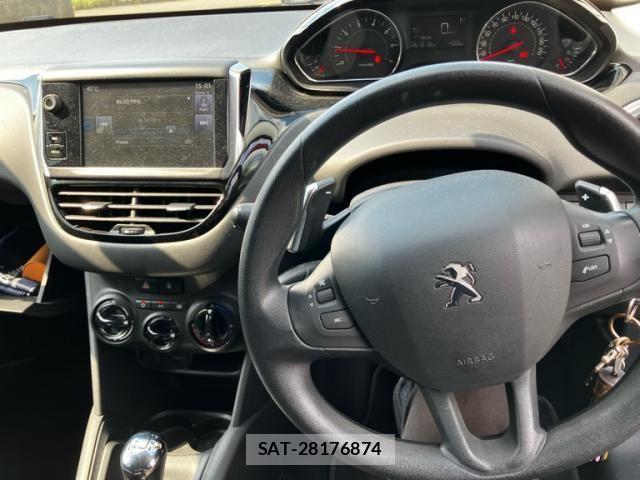 Peugeot 208 2015-09 8745161-21