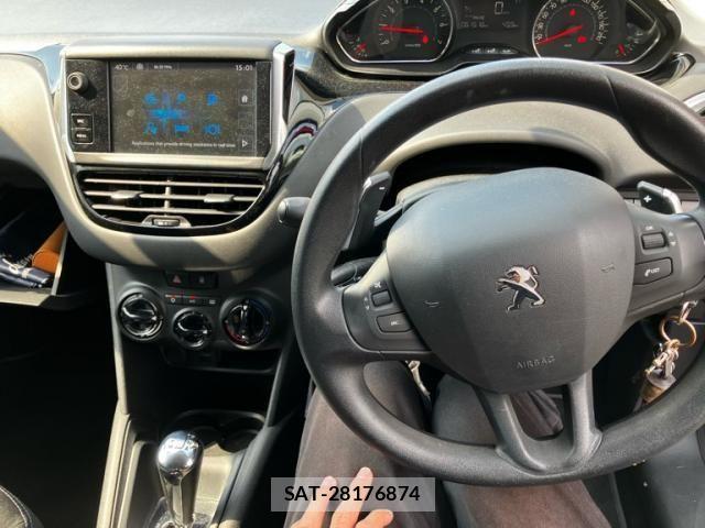 Peugeot 208 2015-09 8745161-23