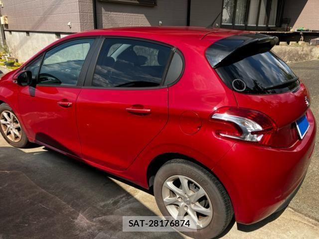 Peugeot 208 2015-09 8745161-5