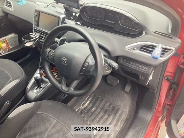 Peugeot 208 2015-09 8745162-15