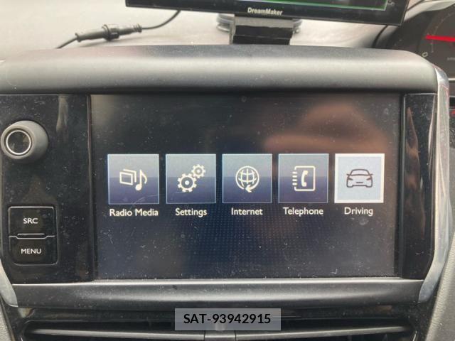 Peugeot 208 2015-09 8745162-25