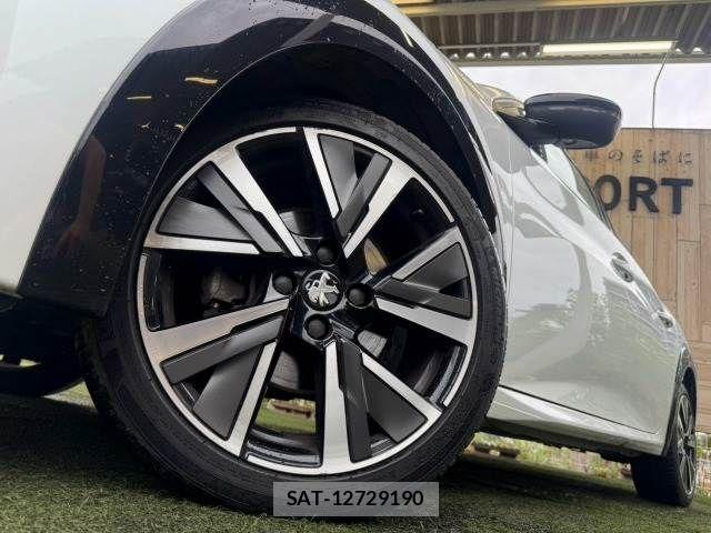 Peugeot 208 2021-01 8797108-18