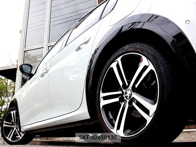 Peugeot 208 2021-12 8831047-11
