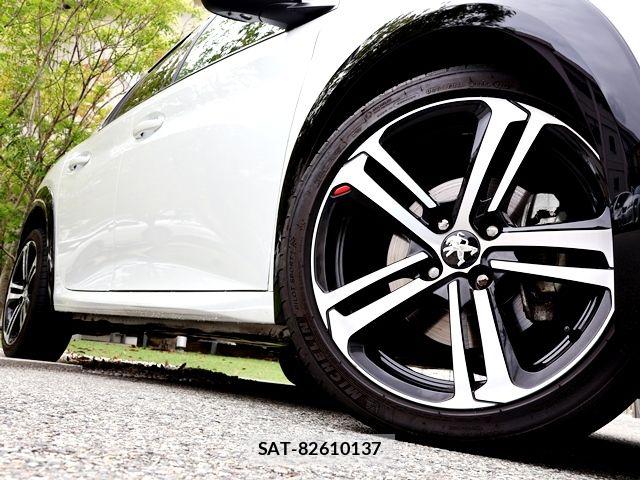 Peugeot 208 2021-12 8831047-13