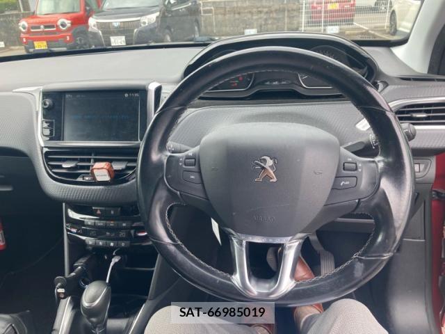 Peugeot 208 2018-08 8831046-11