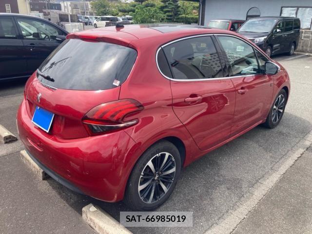 Peugeot 208 2018-08 8831046-6