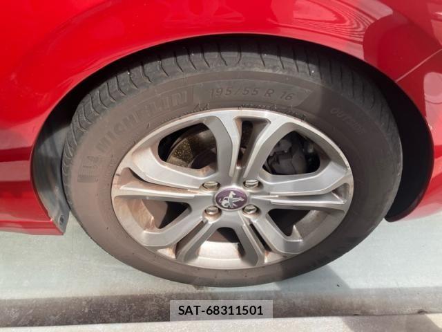 Peugeot 208 2012-11 8831048-9