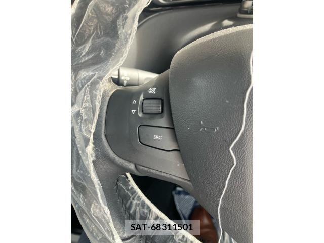 Peugeot 208 2012-11 8831048-13