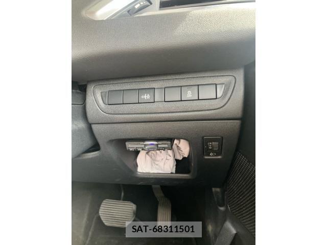 Peugeot 208 2012-11 8831048-15