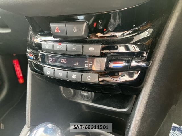 Peugeot 208 2012-11 8831048-17