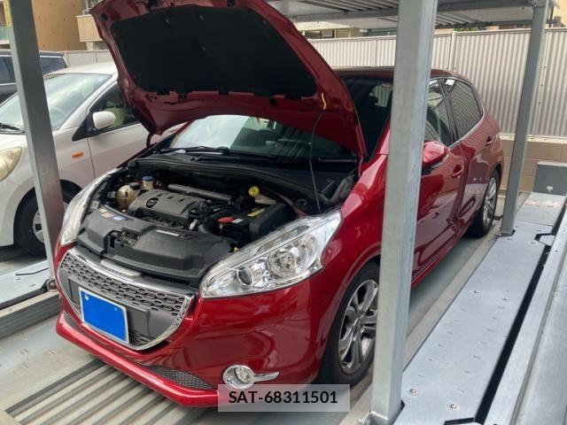 Peugeot 208 2012-11 8831048-1