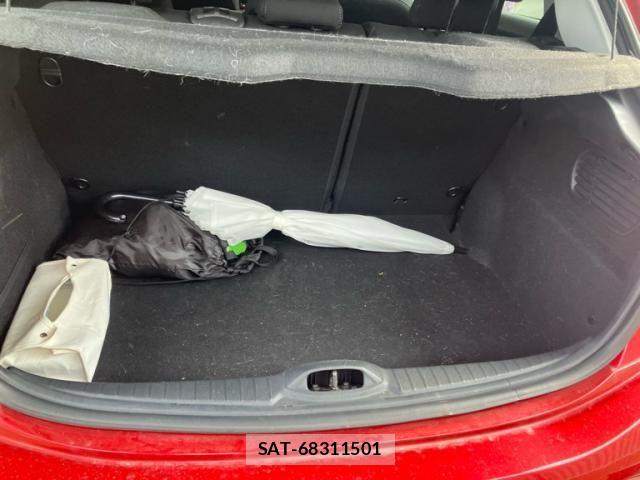 Peugeot 208 2012-11 8831048-21