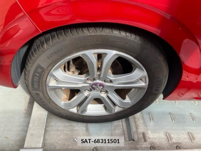 Peugeot 208 2012-11 8831048-8