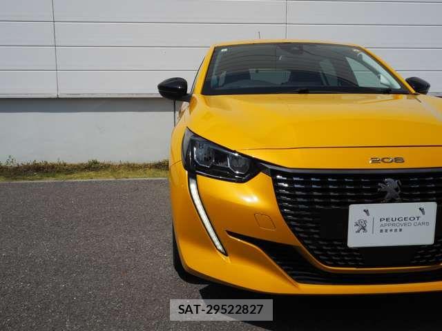 Peugeot 208 2023-09 8849655-7