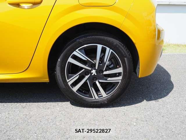 Peugeot 208 2023-09 8849655-12