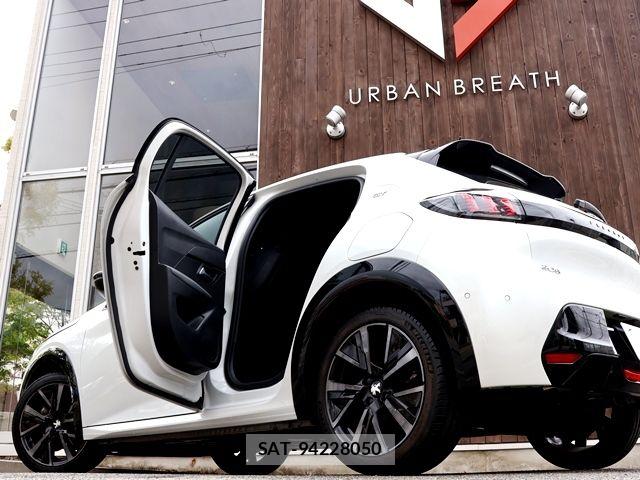 Peugeot 208 2021-07 8850339-10