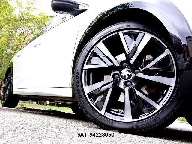 Peugeot 208 2021-07 8850339-13