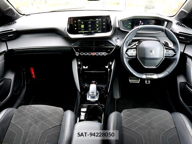 Peugeot 208 2021-07 8850339-1